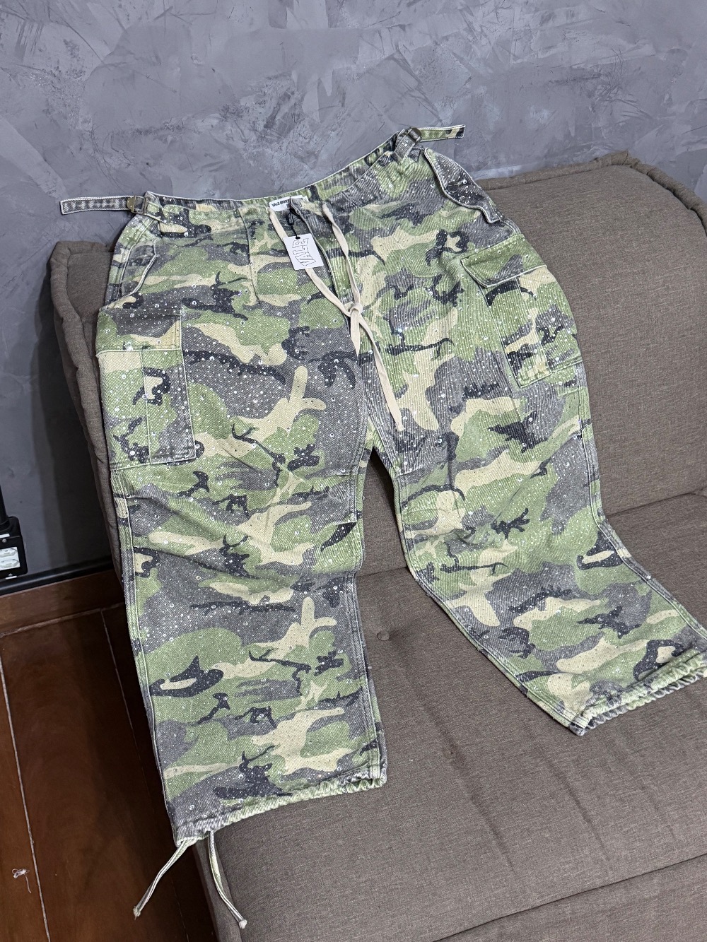 Calça Vale Lives Forever Crystal Camo Cargos Light Camo — 48, Novo