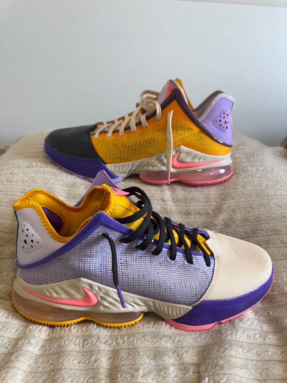 Nike LeBron 19 Low Mismatch