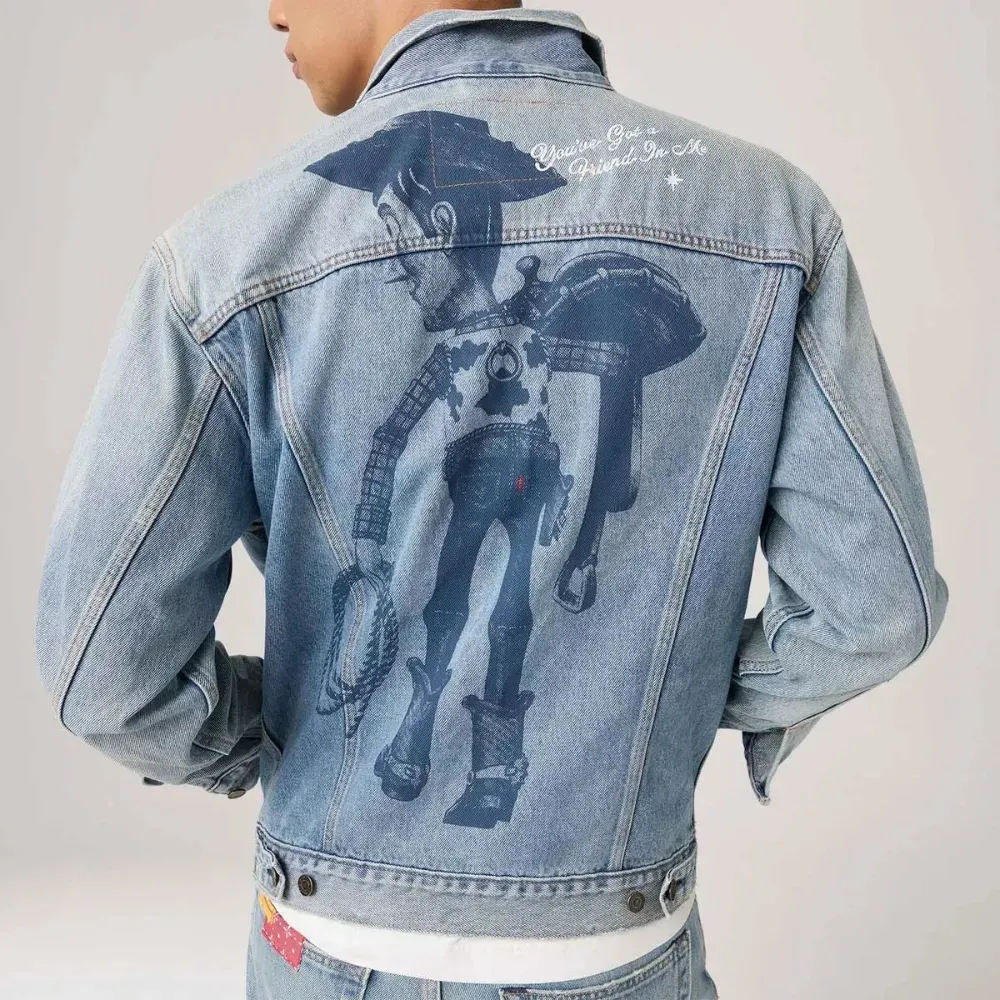 Toy Story x Levi's Jaqueta Jeans Trucker Type III Light Wash - Droper