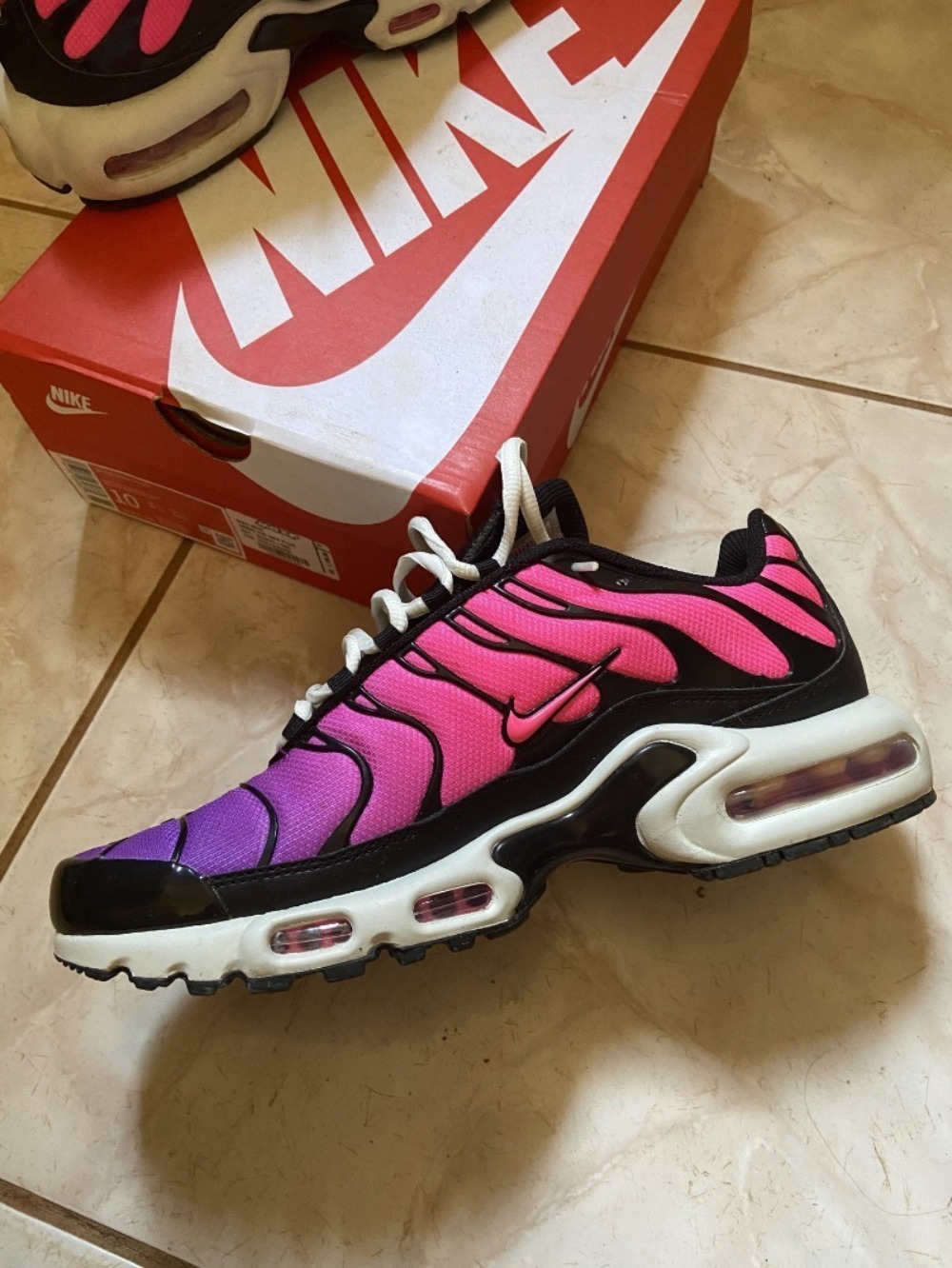 Nike Air Max Plus Dusk — 40, Usado