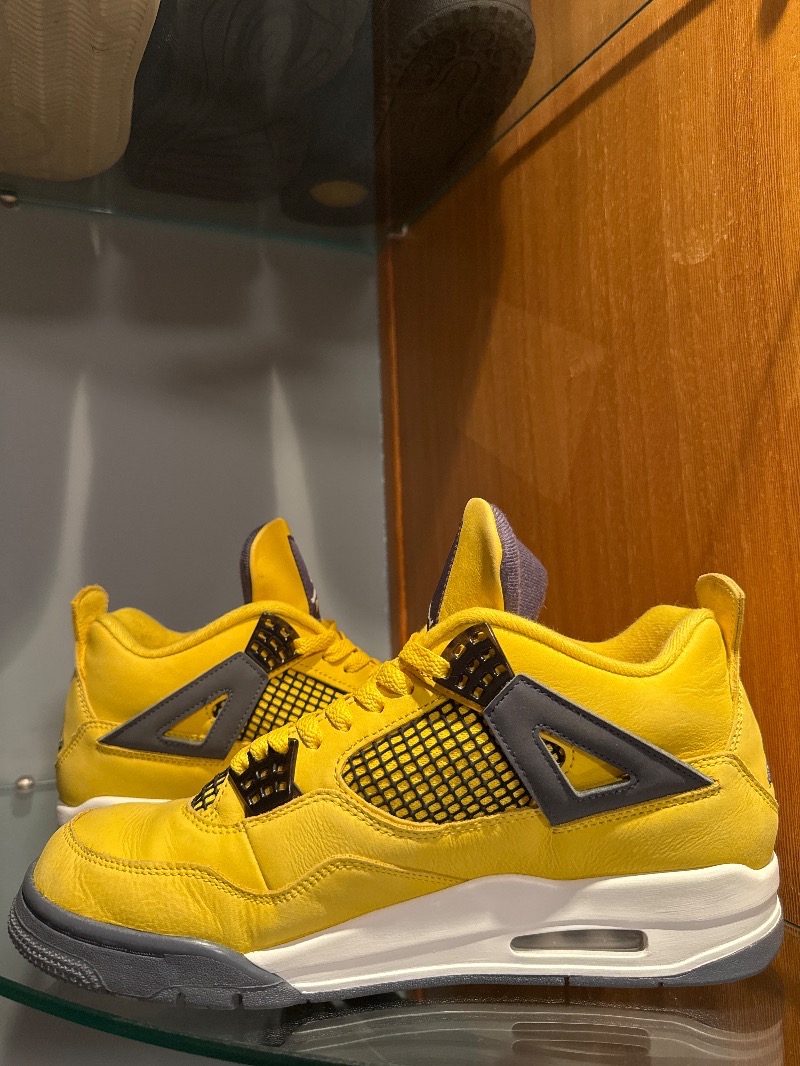 Foto 3 de Air Jordan 4 Lightning — 42.5, Usado