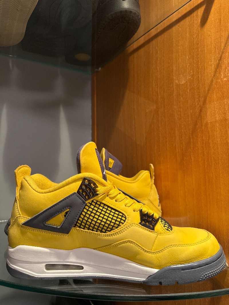 Foto 4 de Air Jordan 4 Lightning — 42.5, Usado