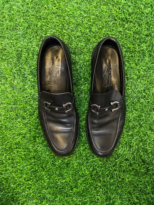 Sapato Ferragamo Gancini Buckle Loafer