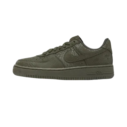 Kobe Bryant x Nike Air Force 1 Low Triple Black - Droper
