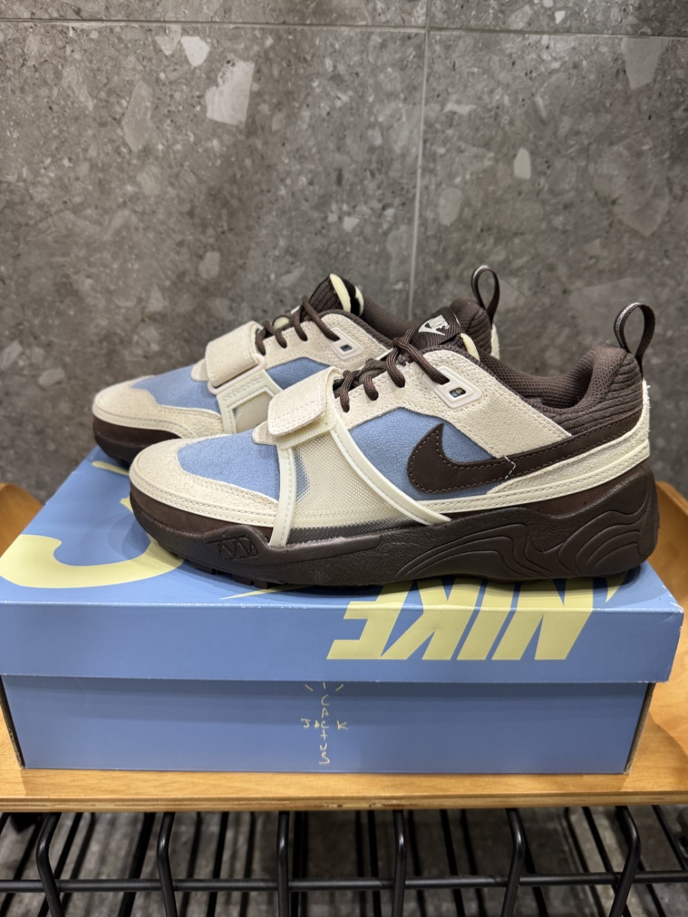 Travis Scott x Nike Zoom Field Jaxx Leche Blue
