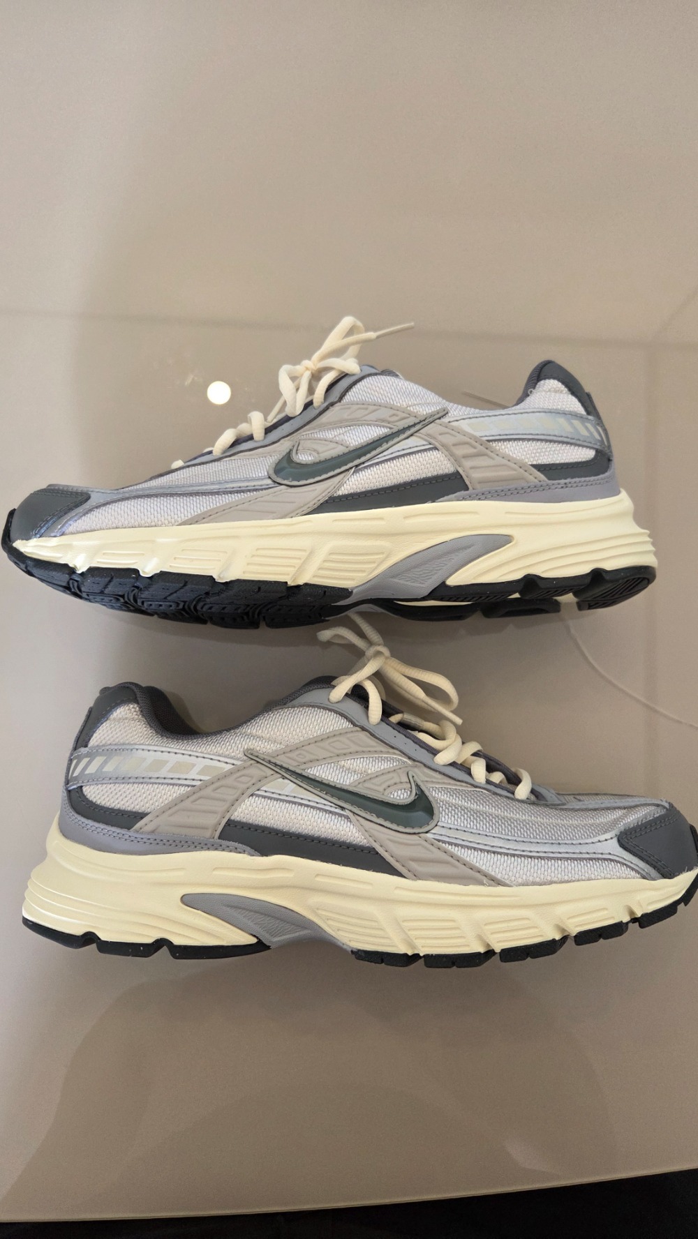 Nike Initiator Light Bone Smoke Grey