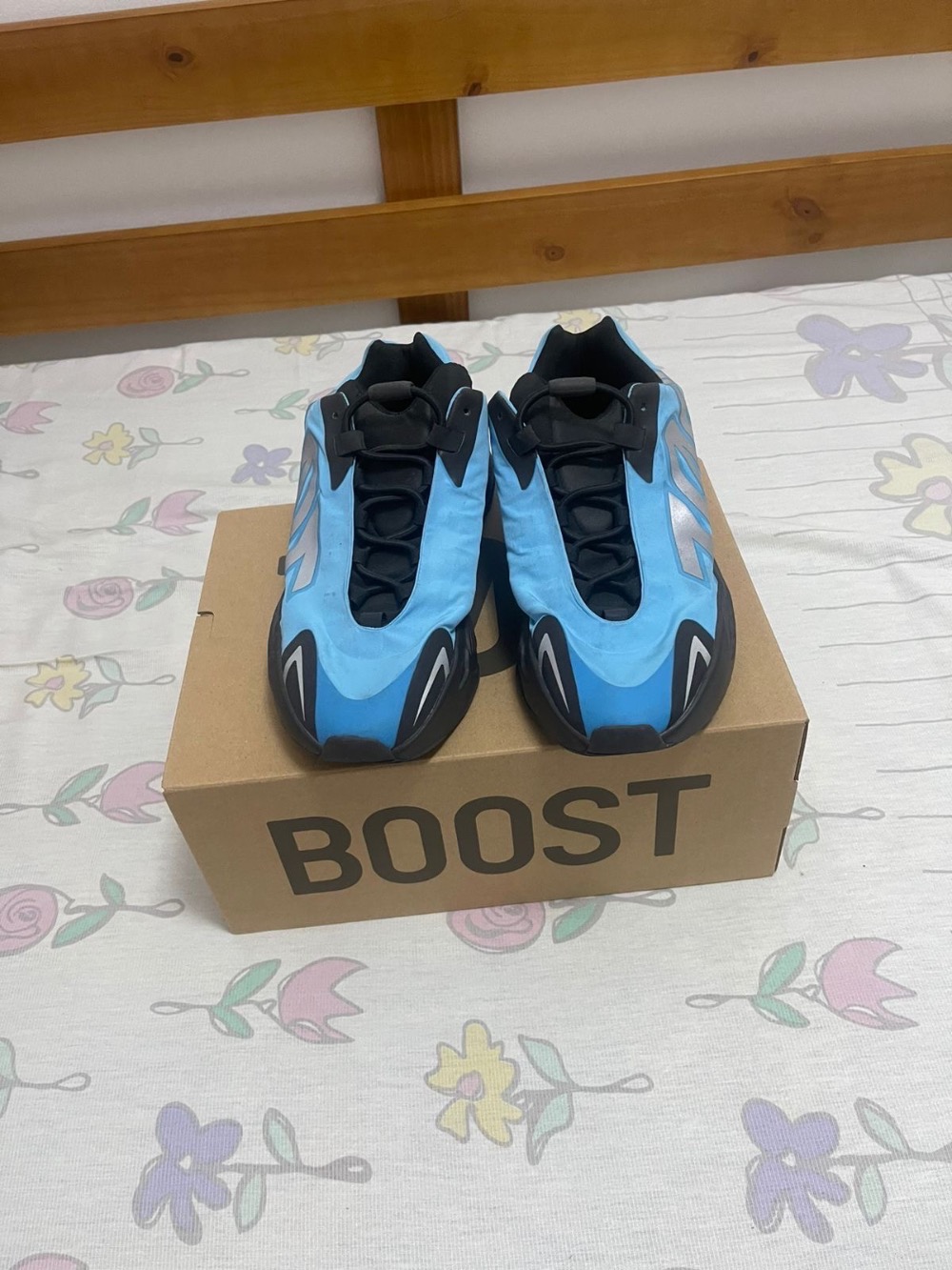 Yeezy Boost 700 MNVN Blue Tint