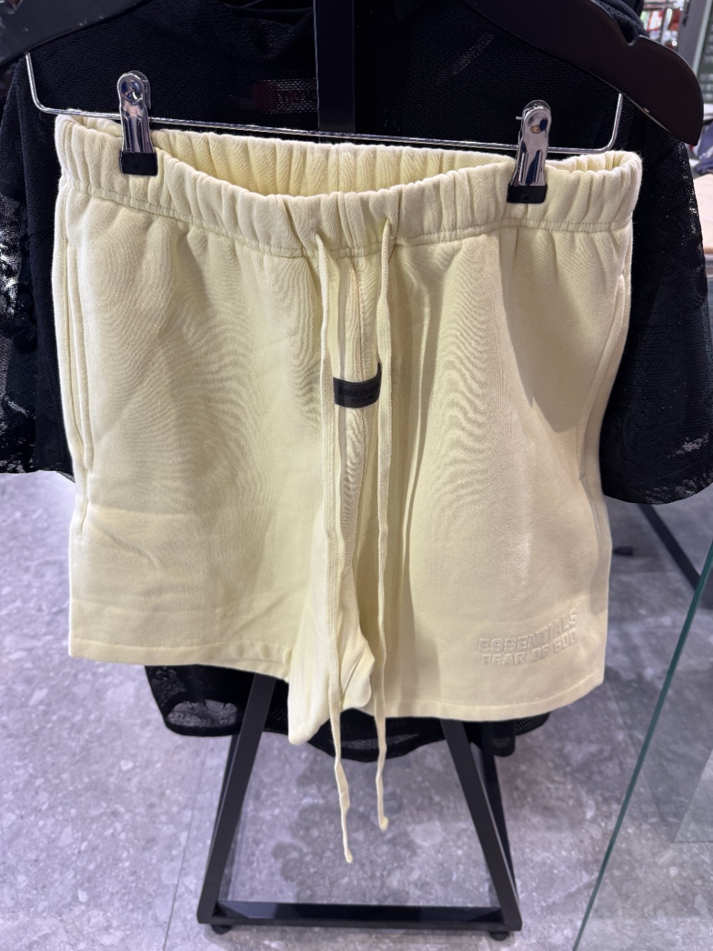 Shorts Fear Of God Essentials Canary — P, Novo