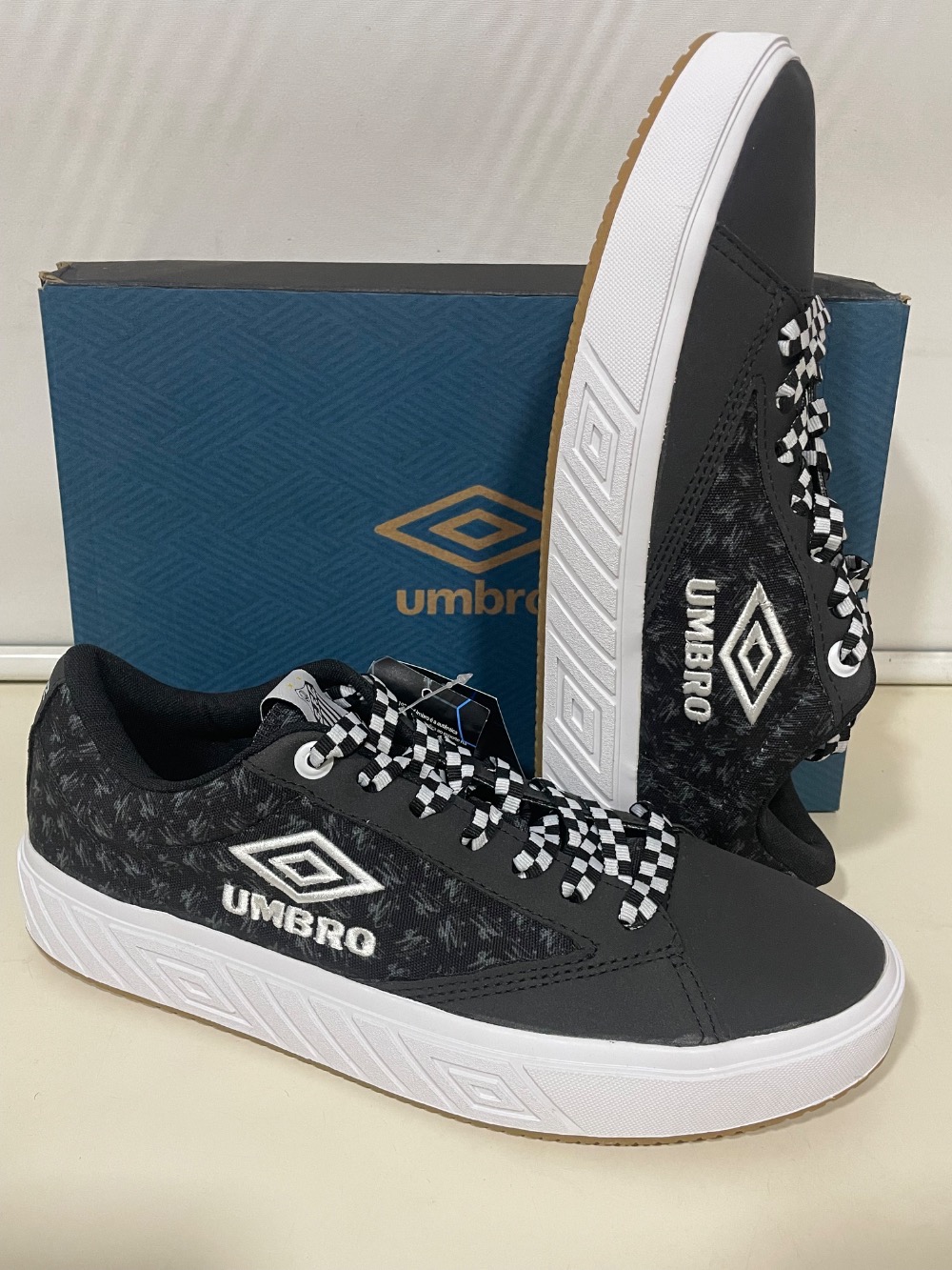 Charlie Brown Jr. x Umbro Trick Black