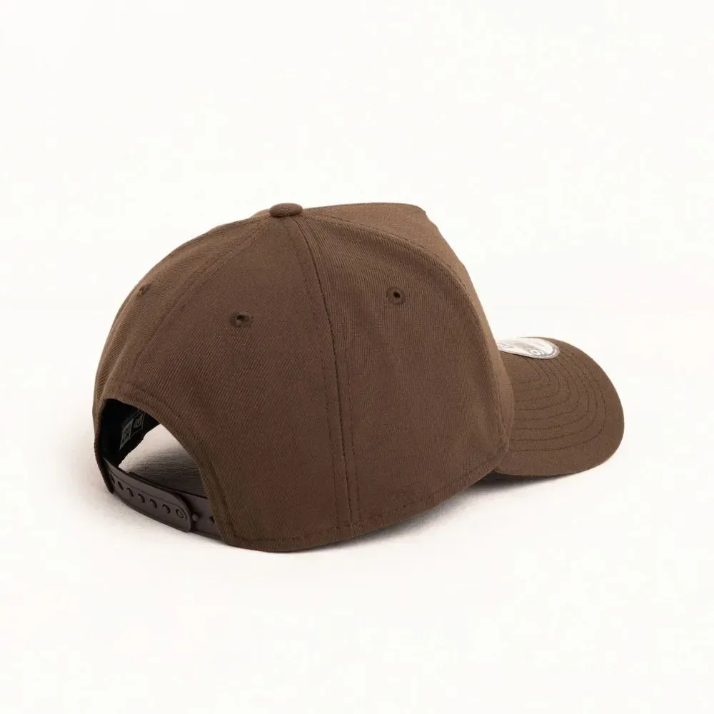 New Era x Stussy Boné 9FORTY Basic Brown - Droper