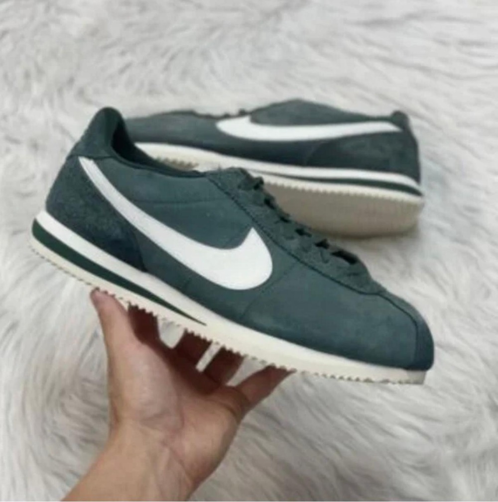 Nike Cortez Vintage Green