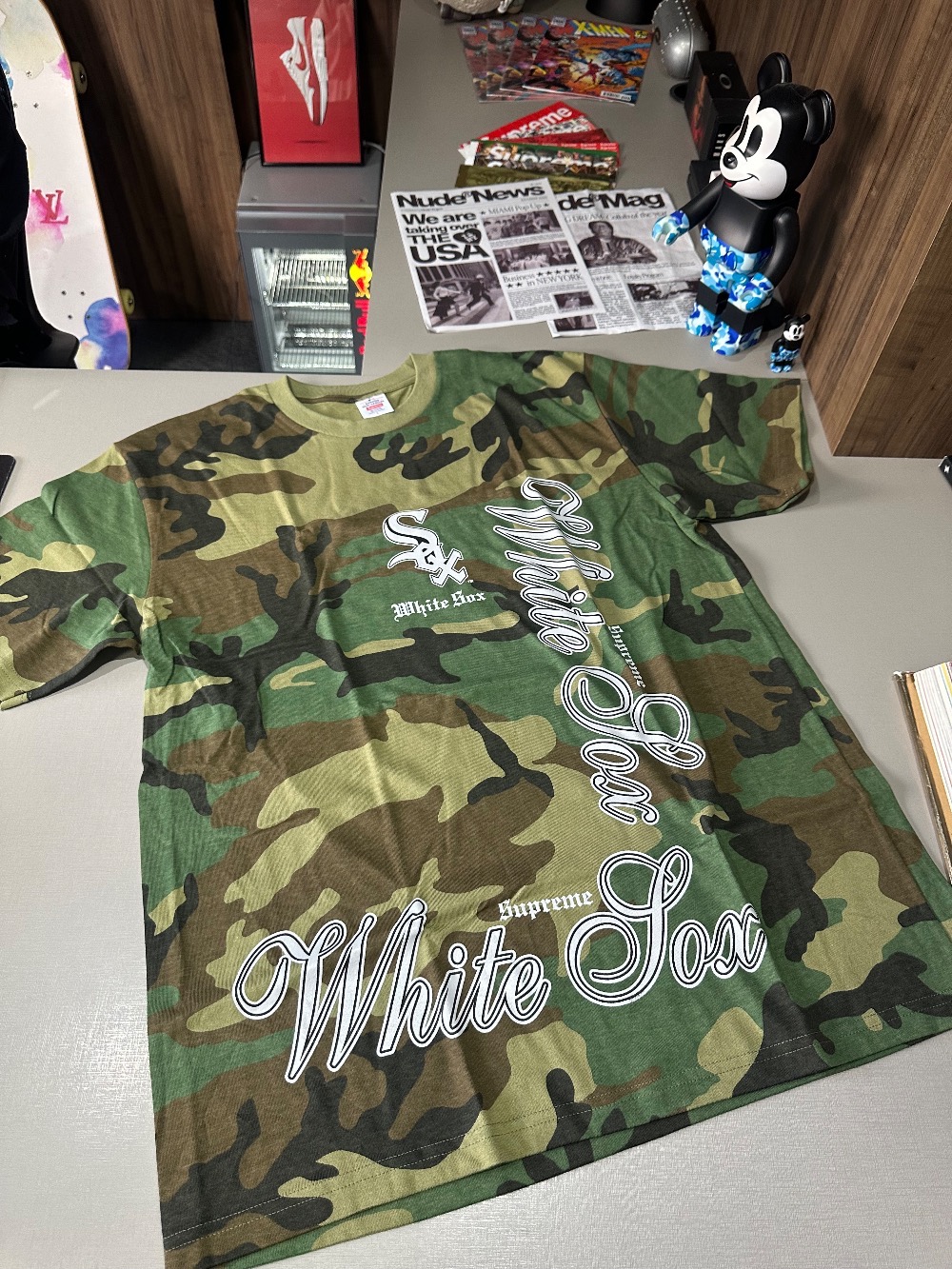 Camiseta Supreme MLB Team Sox Camo FW25-W17 — G, Novo