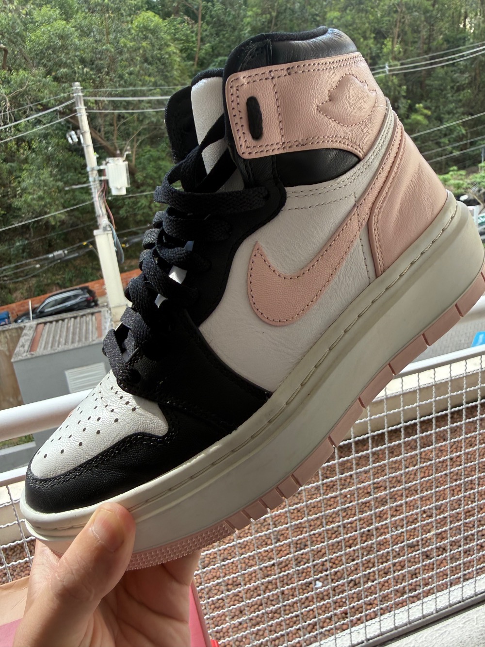 Air Jordan 1 High Elevate Atmosphere — 36, Usado