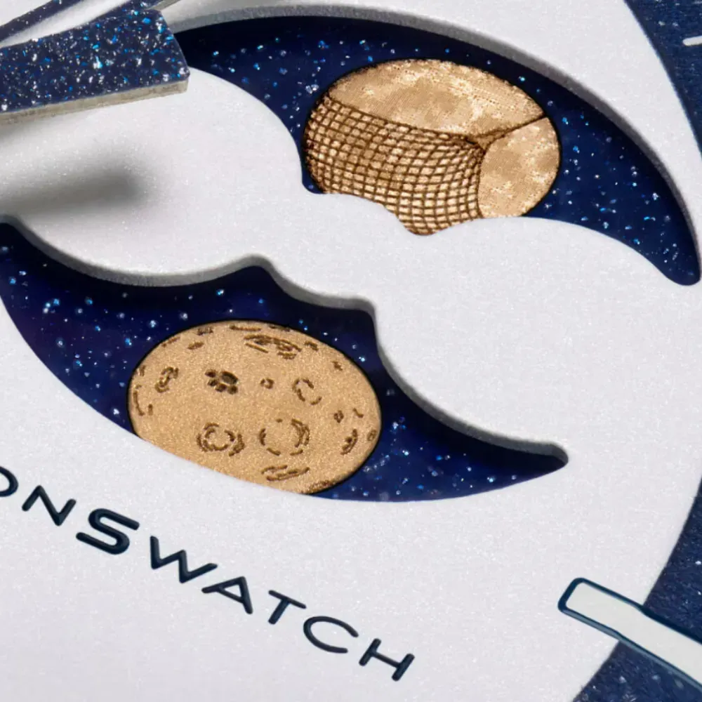 Swatch x Omega Bioceramic Moonswatch Snoopy - Droper