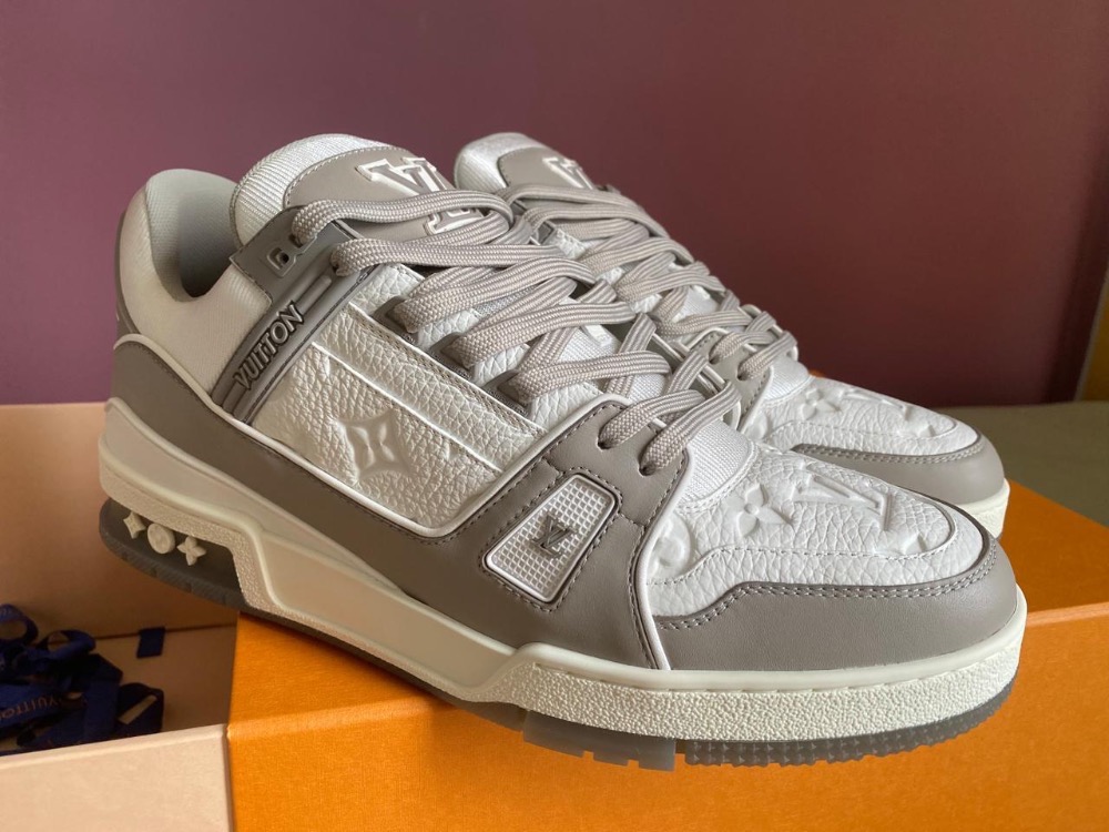 Louis Vuitton LV Trainer Grey — 42, Novo