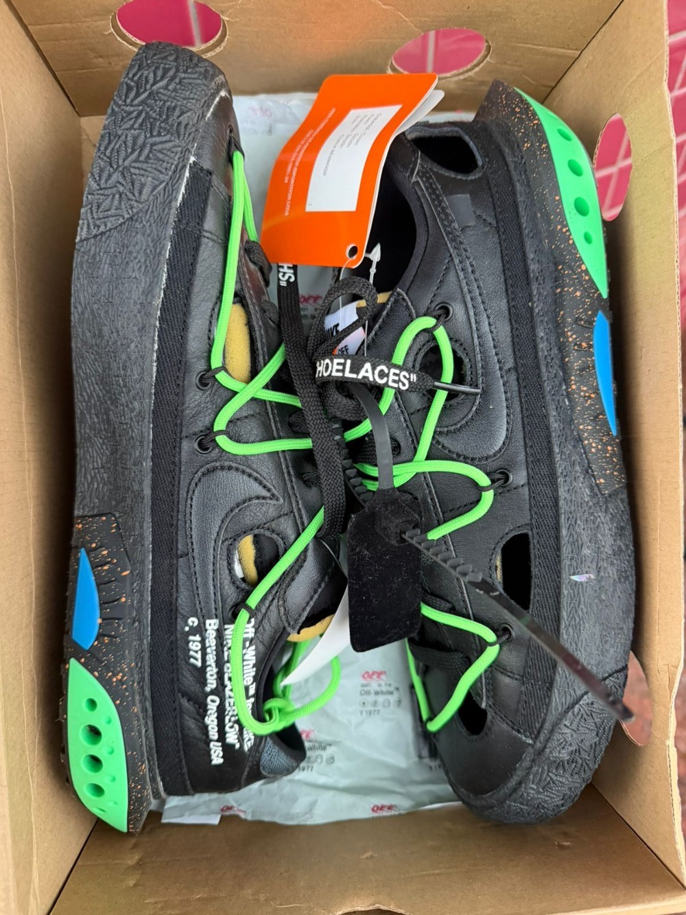 Off-White x Nike Blazer Low Black and Electro Green — 41, Novo