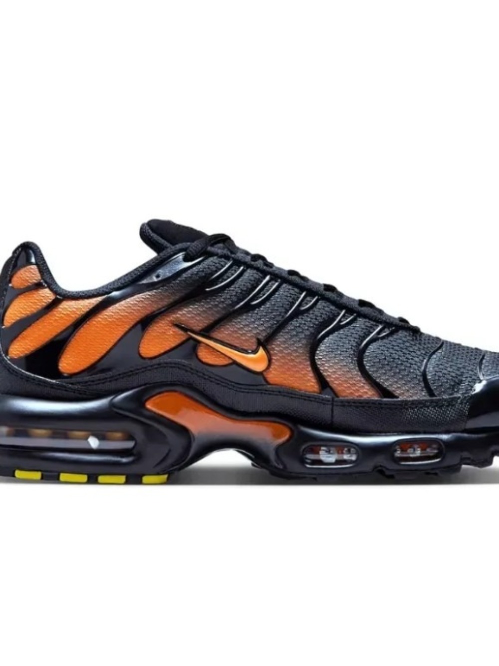Nike Air Max Plus Black Total Orange — 39 / 41 / 42 / 43, Novo