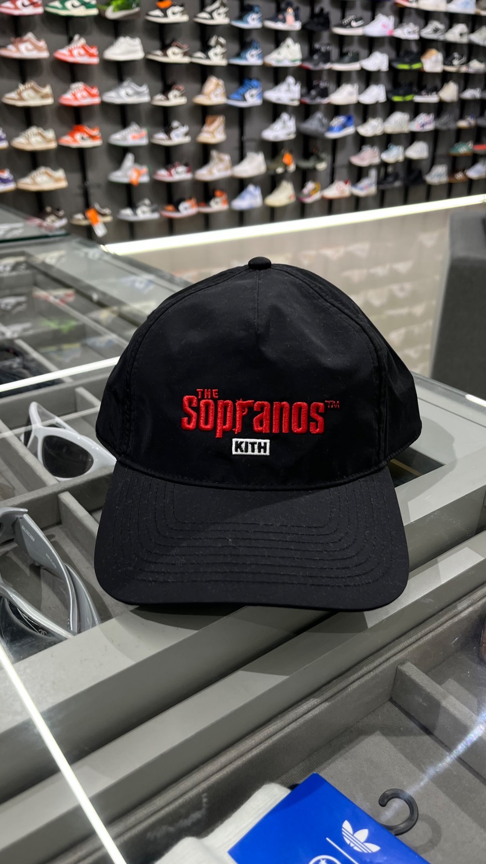 The Sopranos x Kith Nylon Bay Low Pinch Crown Snapback Black — Único, Novo
