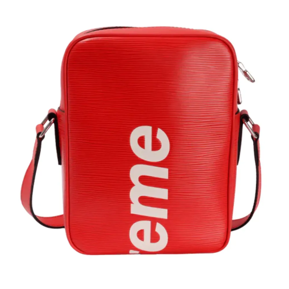 Louis Vuitton x Supreme Bolsa Danube Red foto 2