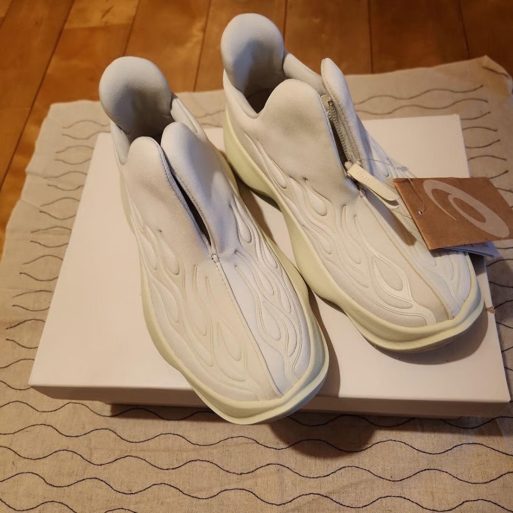 Taka One Ok Rock x Asics One White