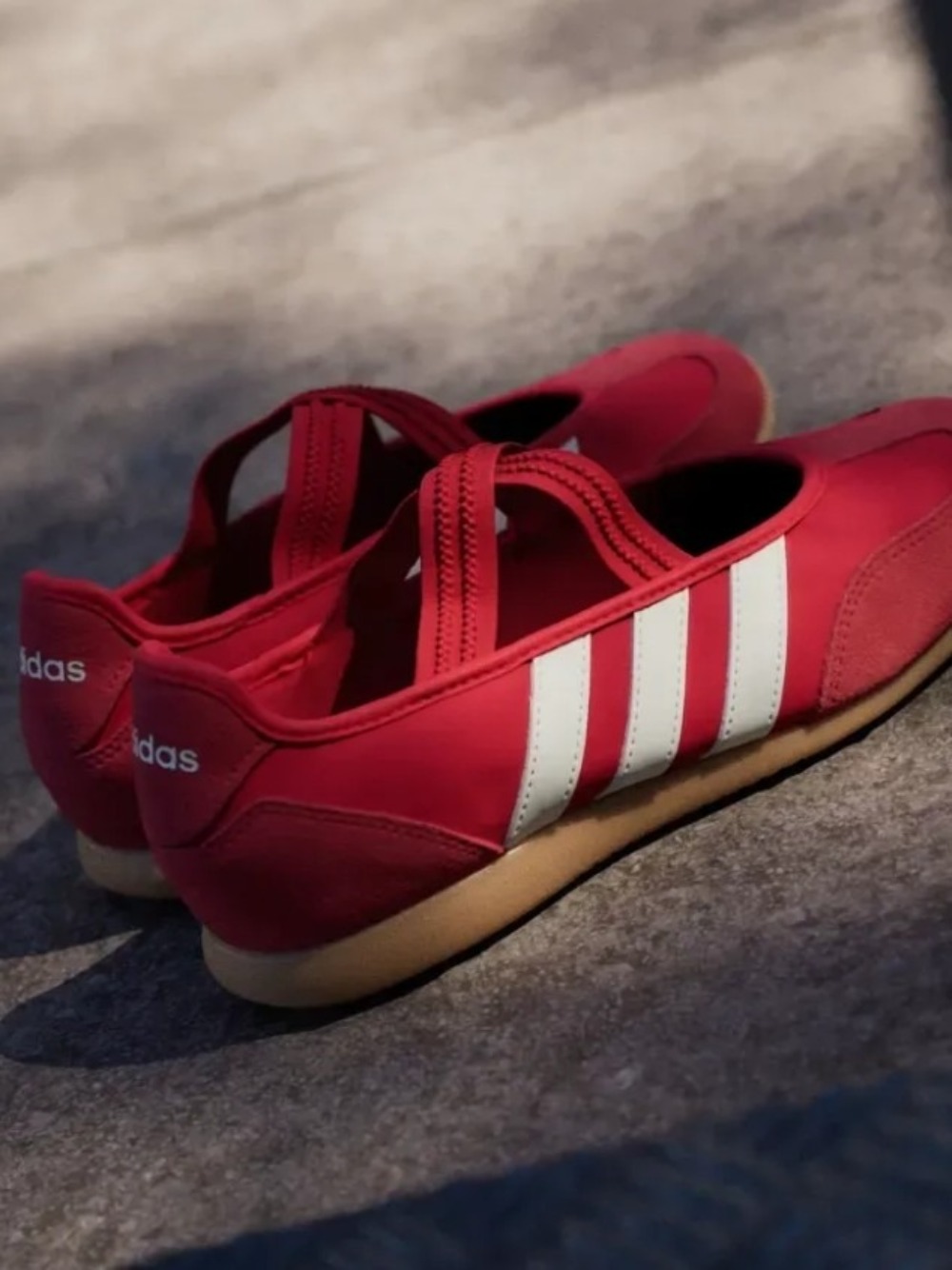 adidas Barreda Mary Jane Better Scarlet Off White Gum — 34 / 35 / 36 / 37 / 38 / 39 / 40, Novo