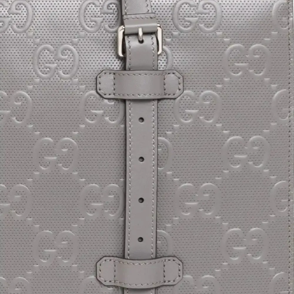 Bolsa Gucci GG Embossed Medium Tote Bag Grey foto 3