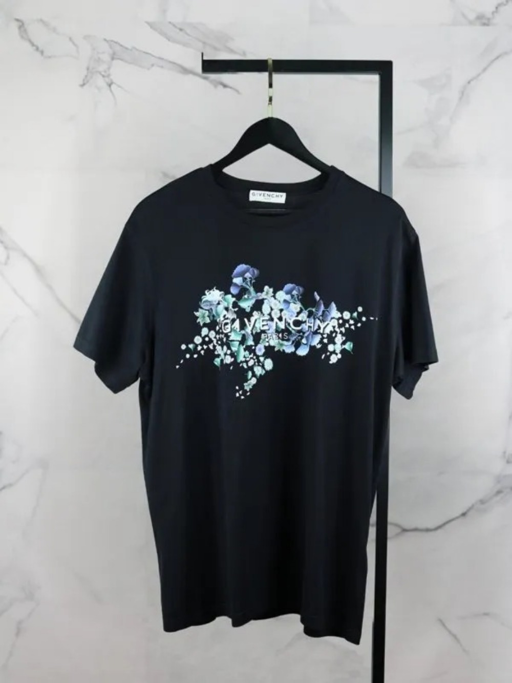 Camiseta Givenchy Floral Logo Preta