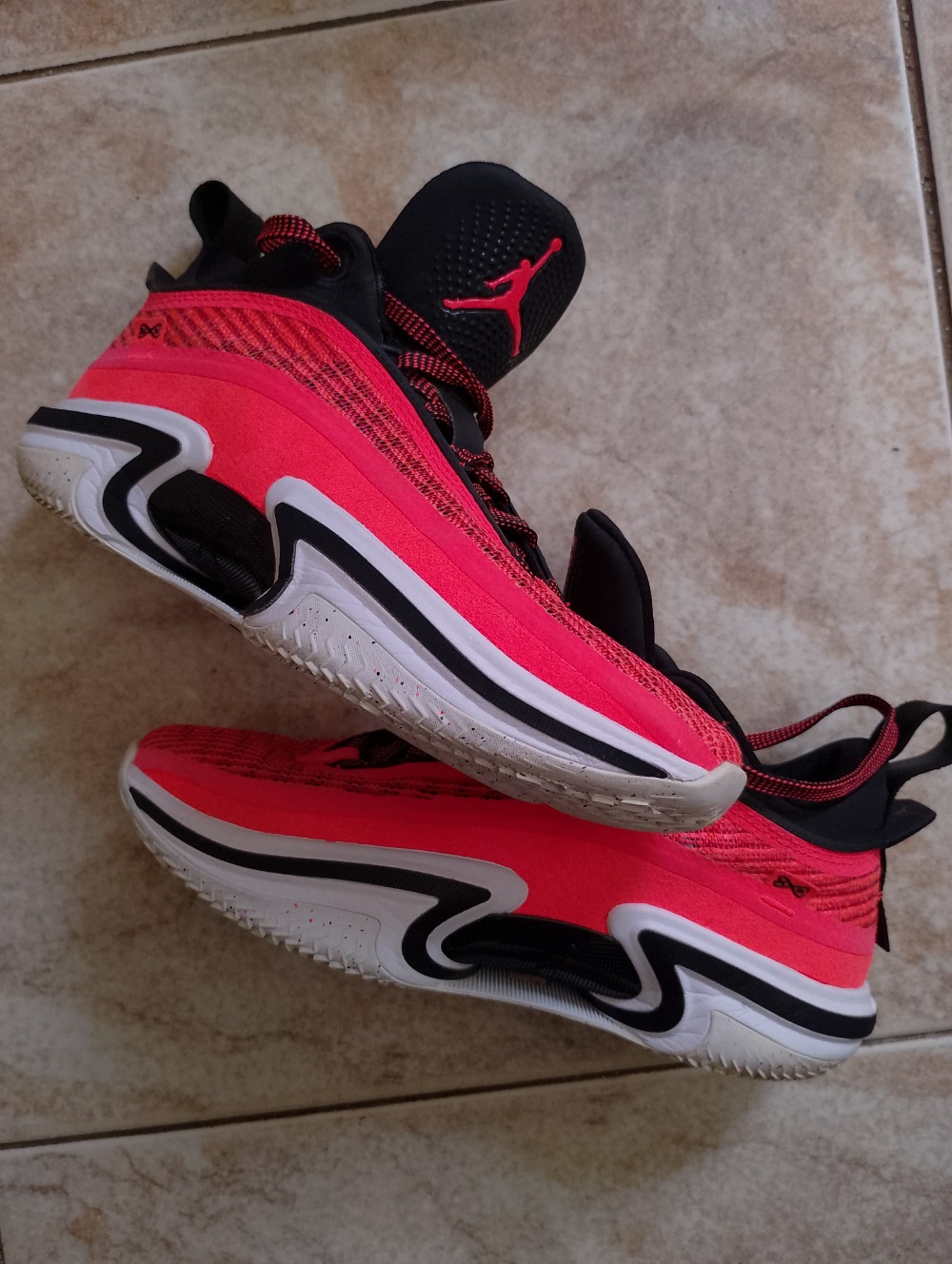Air Jordan 36 - Droper