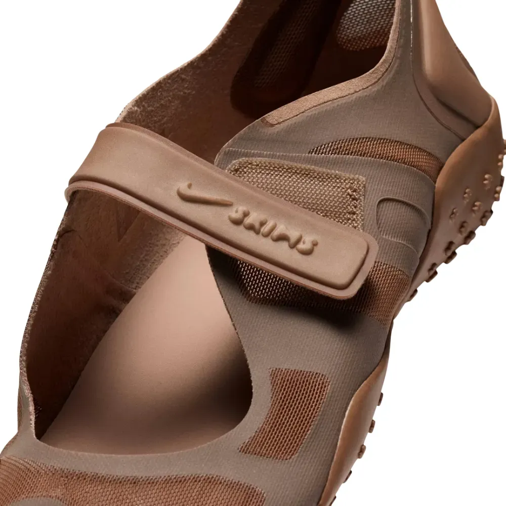 SKIMS x Nike Rift Mesh Archaeo Brown foto 4