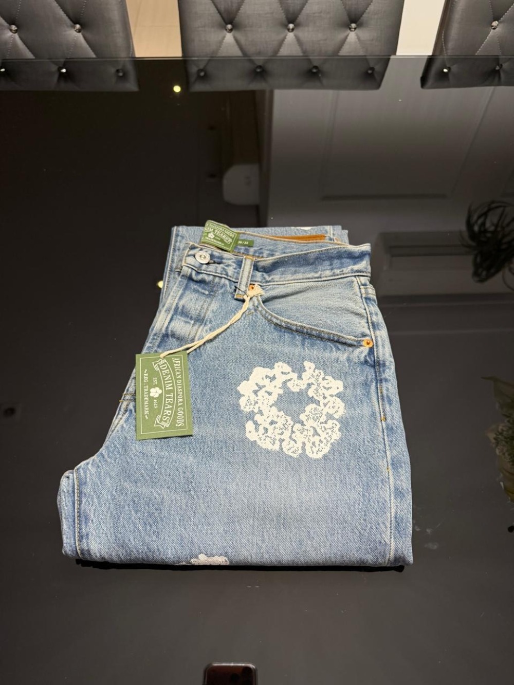 Calça Denim Tears Straight Cotton Wreath Light Wash — P, Novo