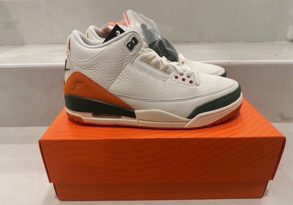 SoleFly x Air Jordan 3 Miami — 42, Novo