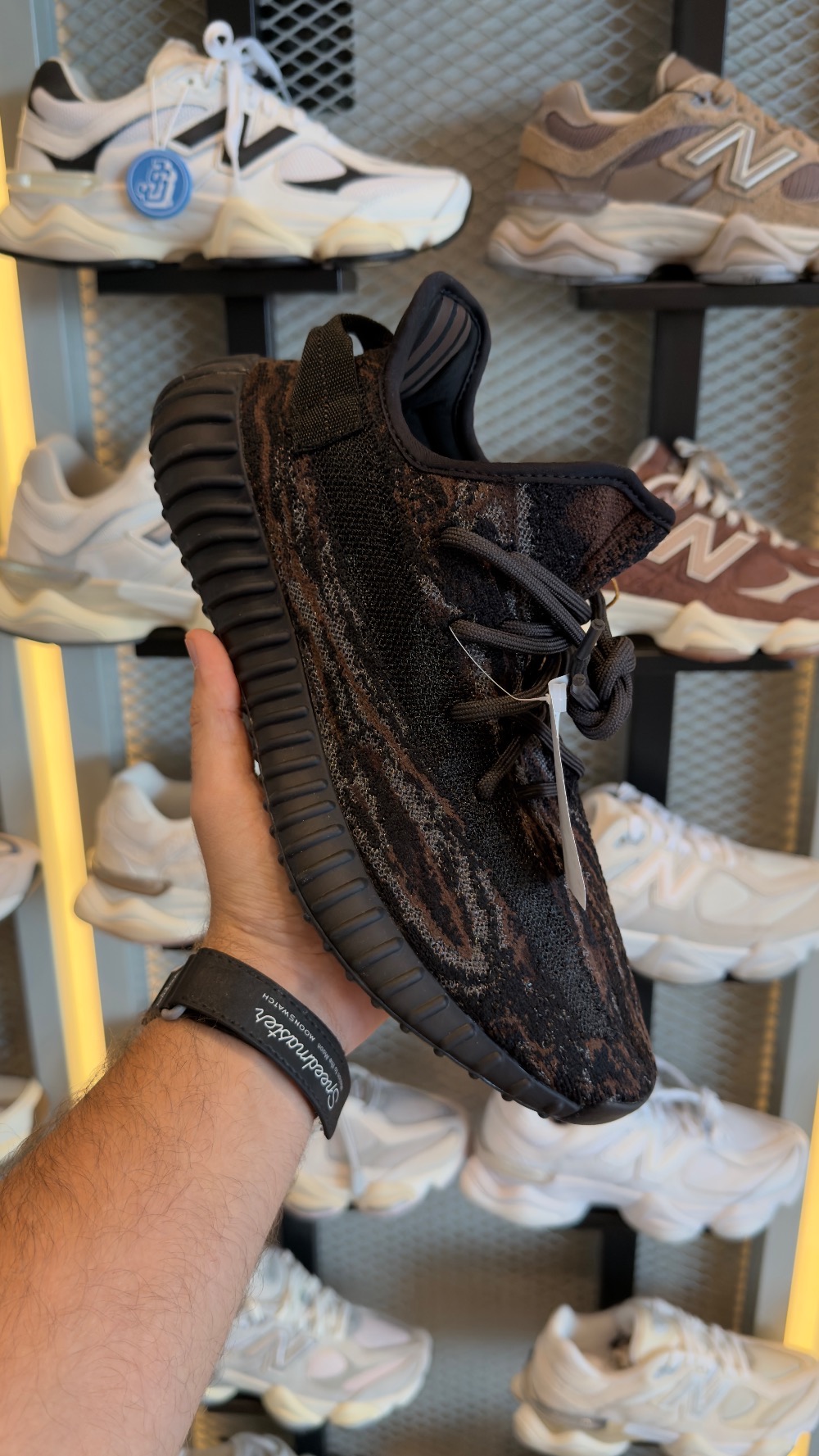 Yeezy Boost 350 V2 MX Rock — 40.5, Novo