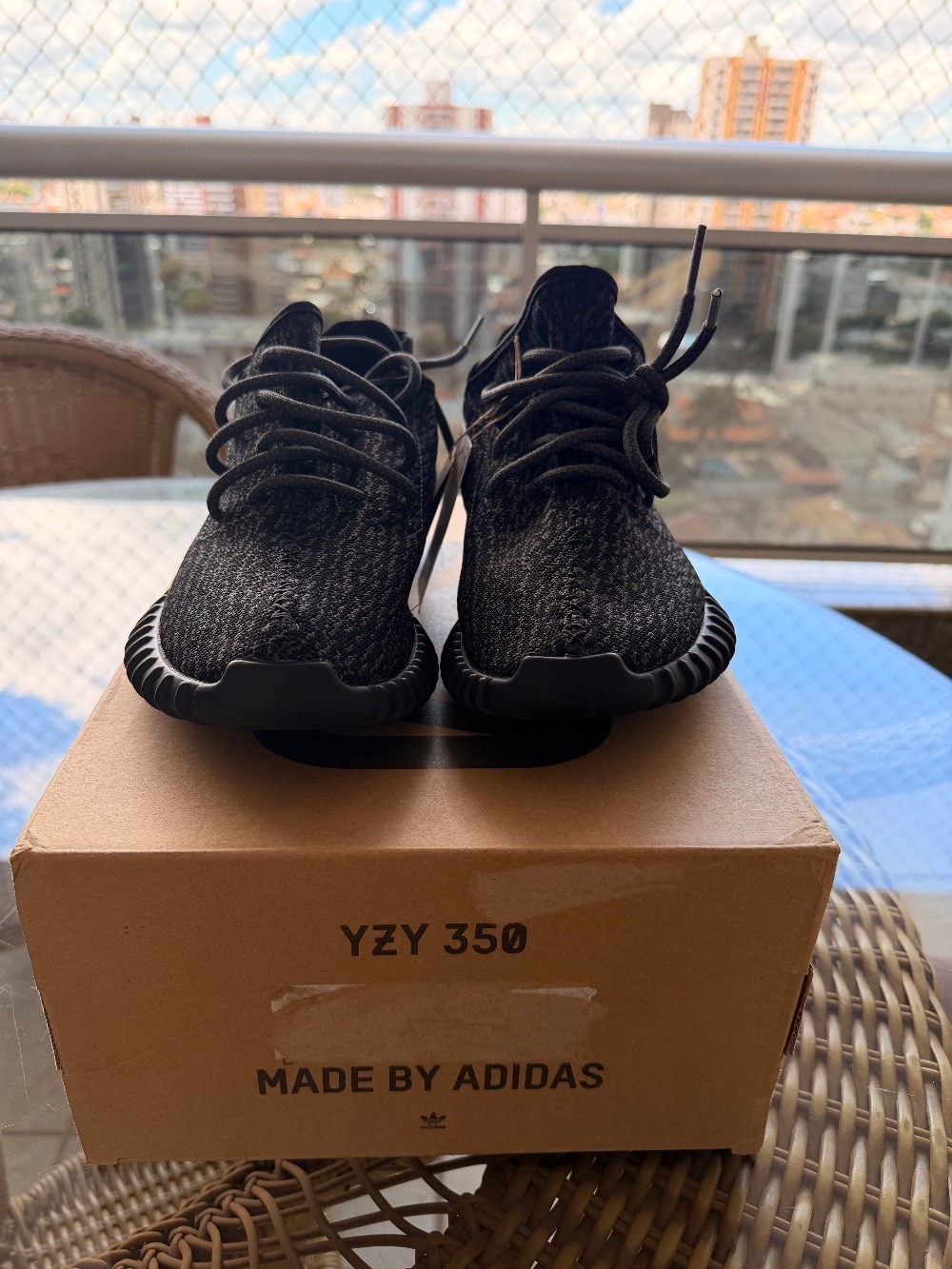 Yeezy Boost 350 Pirate Black (2023) — 41, Novo