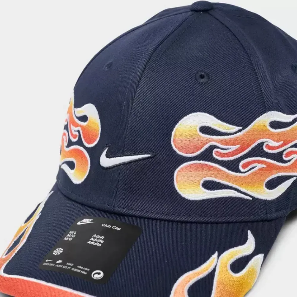 Boné Nike Club Structured OG Flame Strapback Navy Red - Droper