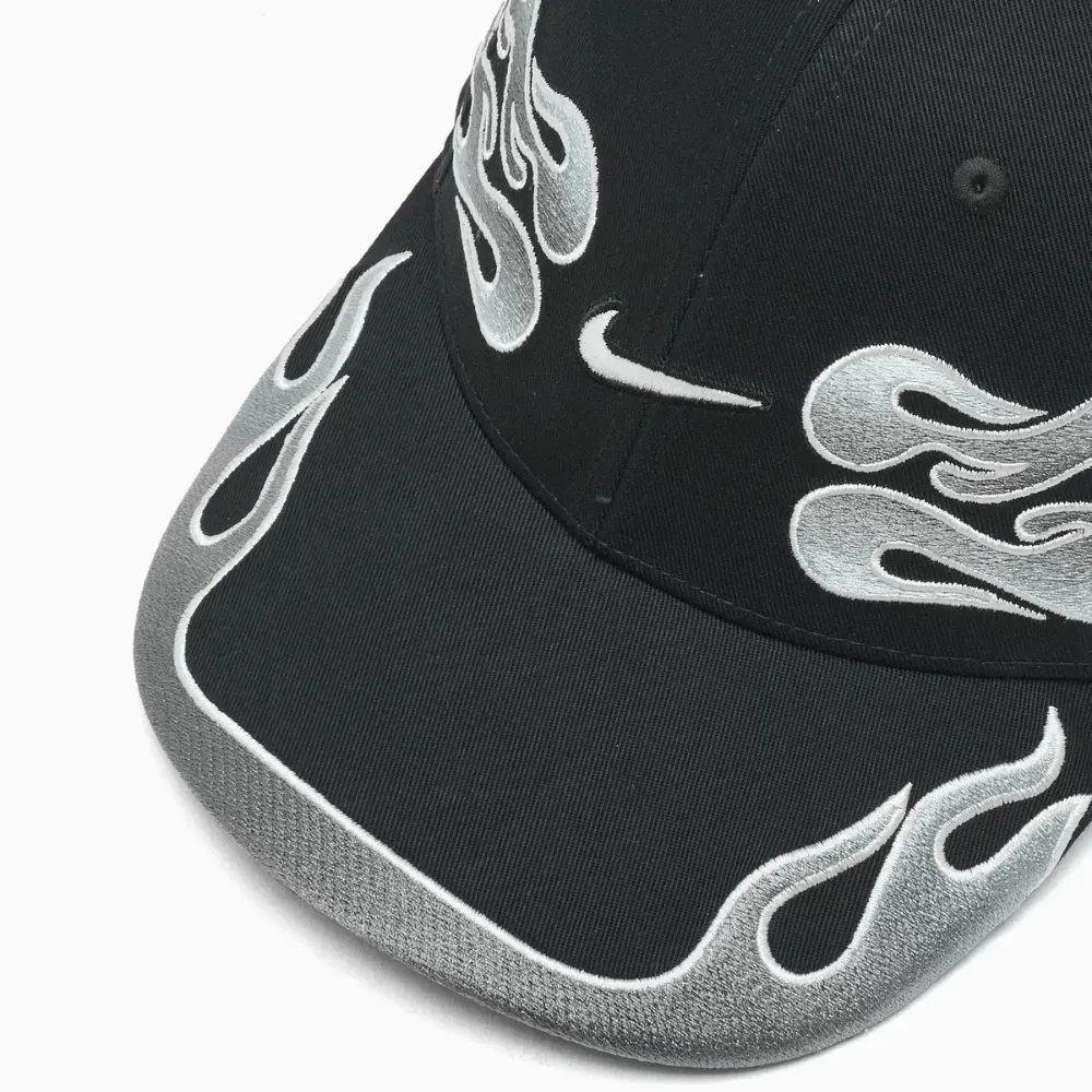 Boné Nike Club Structured OG Flame Black Silver - Droper