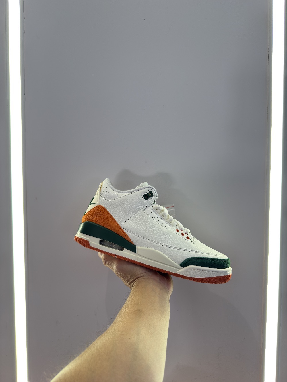 SoleFly x Air Jordan 3 Miami — 39, Novo