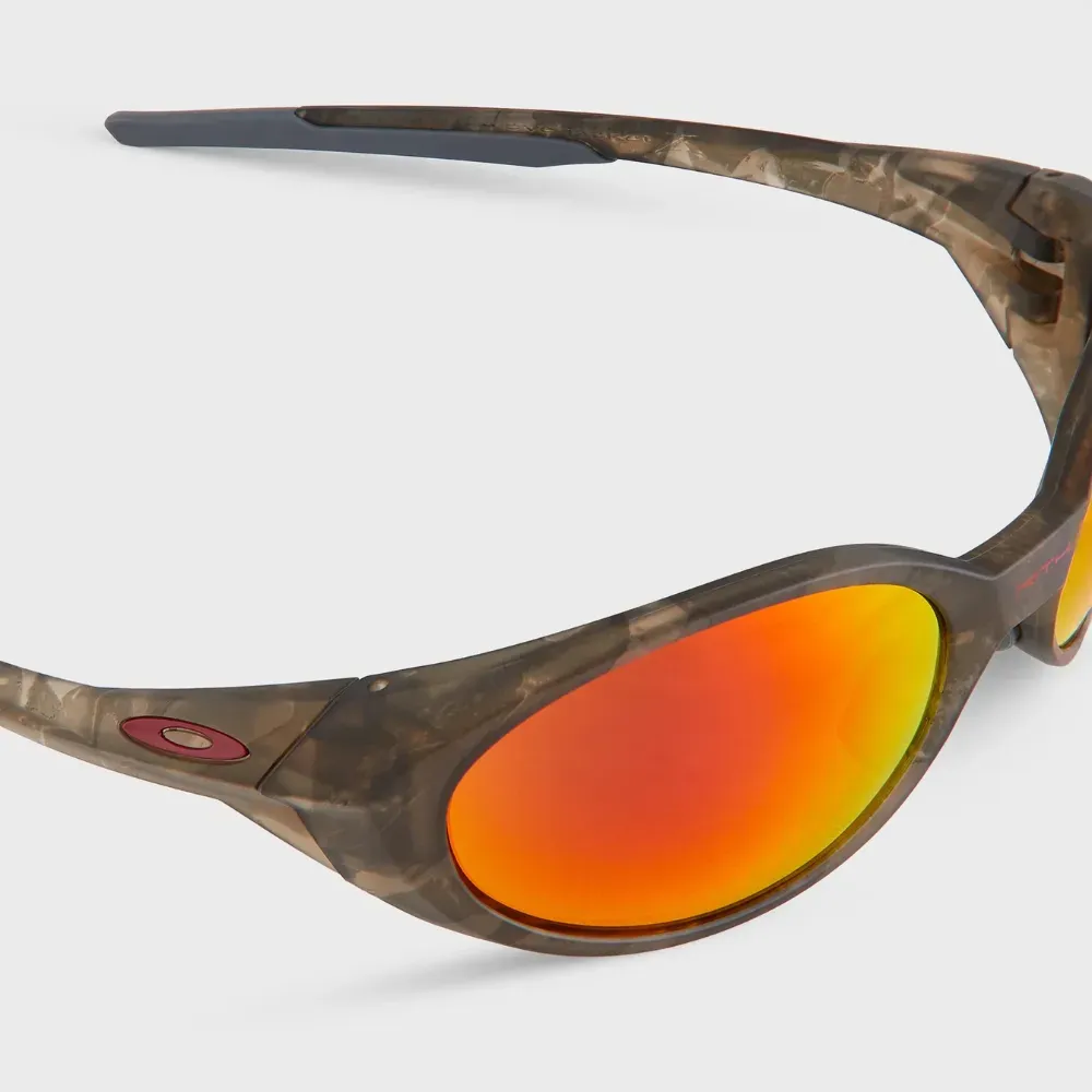 Kith x Oakley Eye Jacket Redux Sandrift - Droper