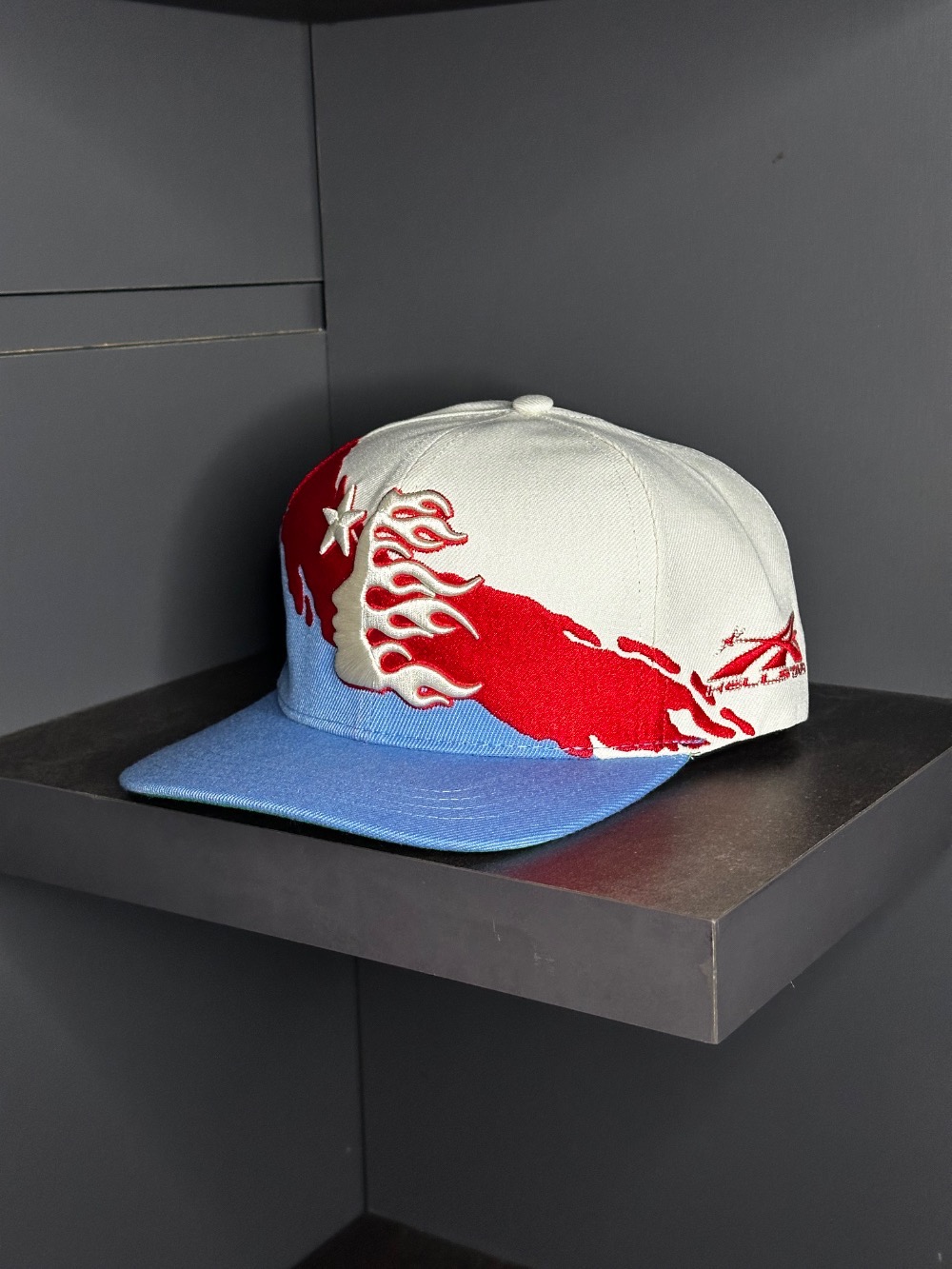 Boné Hellstar Paintbrush Snapback Red Blue — Único, Novo