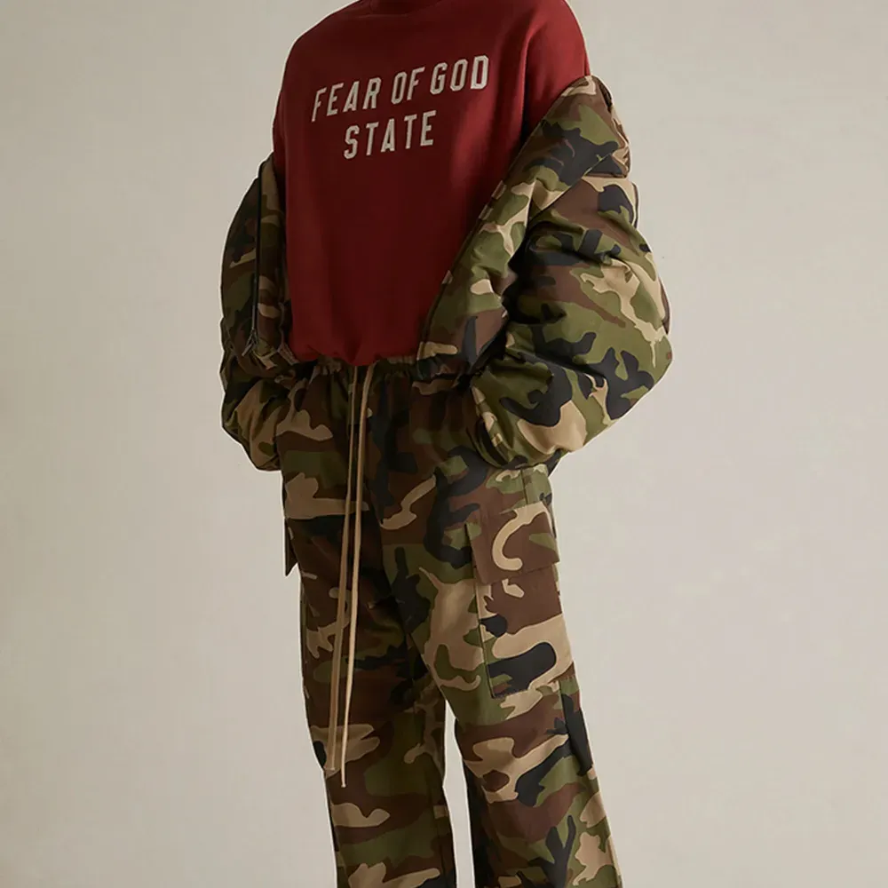 Jaqueta Fear of God Essentials Military Hooded Woodland Camo - Droper