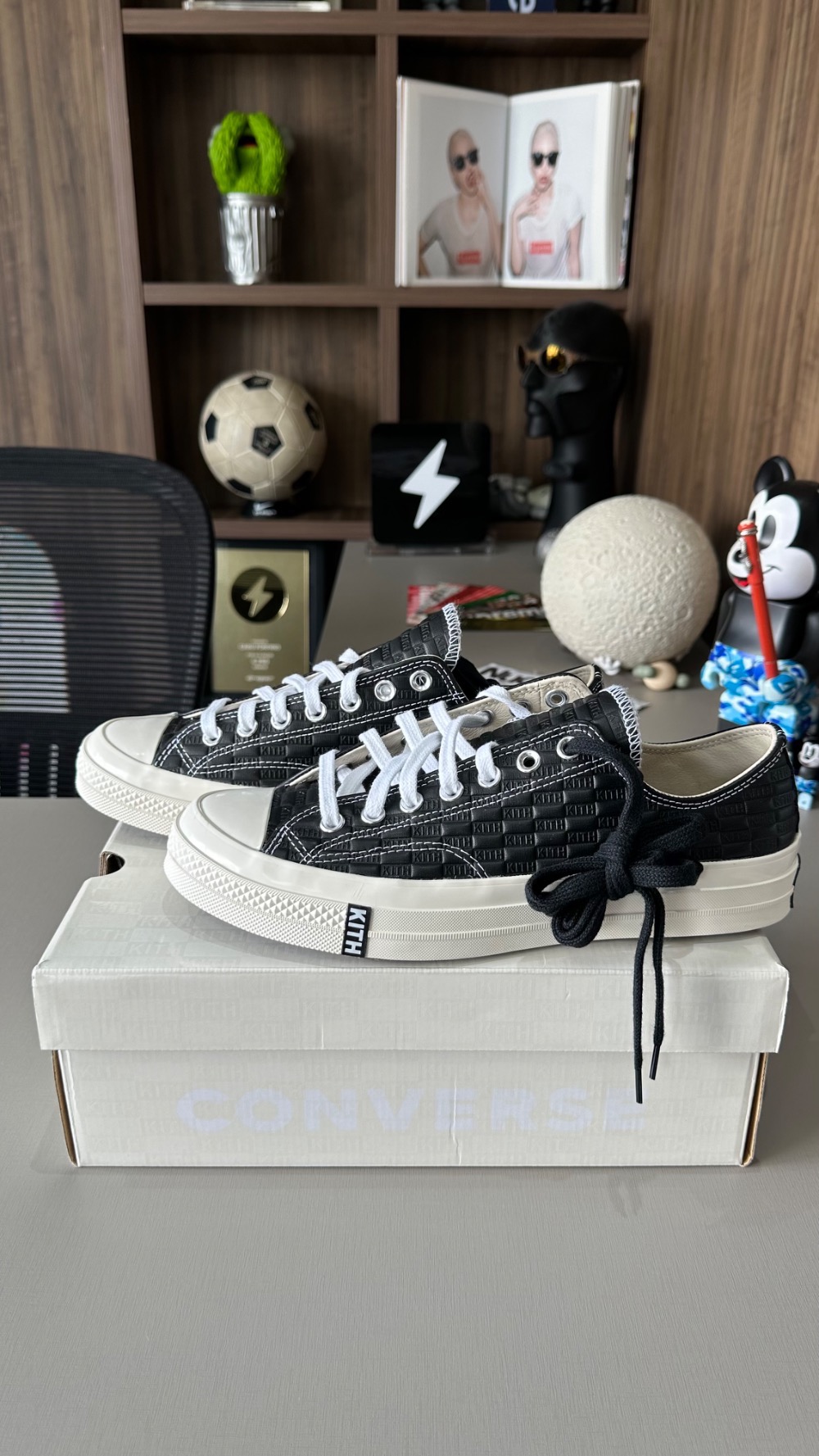 Kith x Converse Chuck Taylor All Star 1970 Ox Black Egret White Box — 41, Novo
