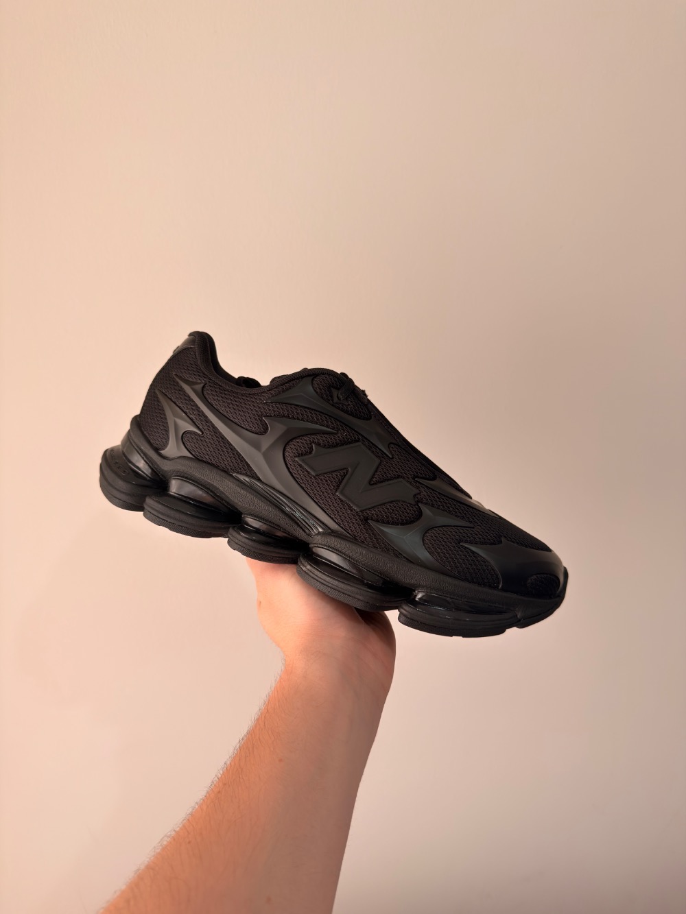 New Balance Abzorb 2000 Cybersigilism Black — 42, Novo