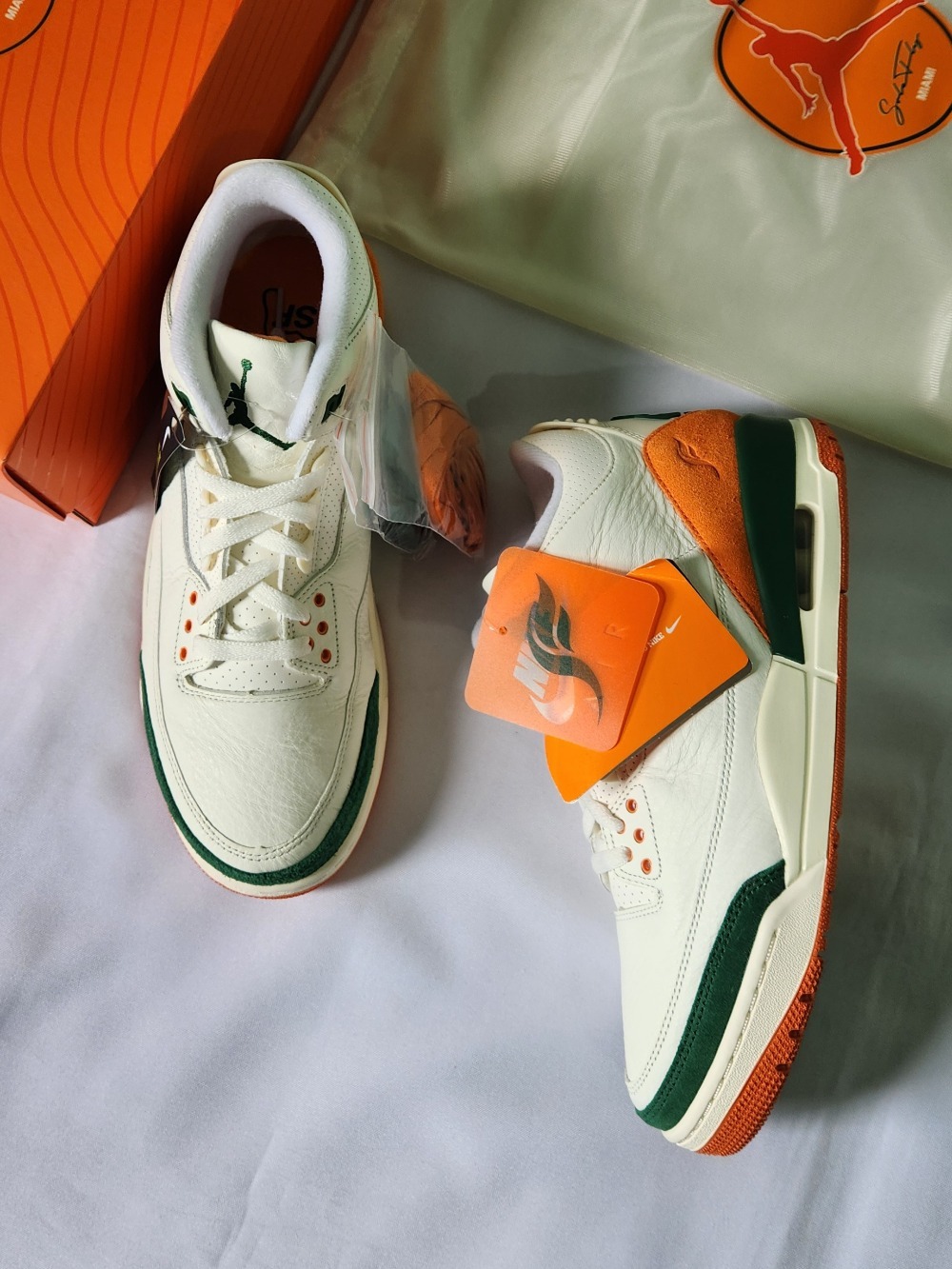SoleFly x Air Jordan 3 Miami — 42, Novo