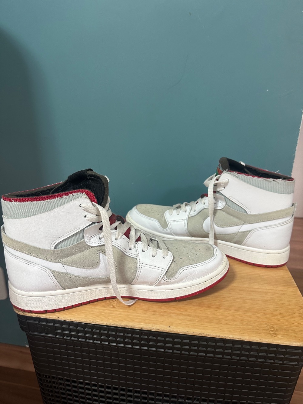 Air Jordan 1 High Zoom Comfort Hare — 42, Usado