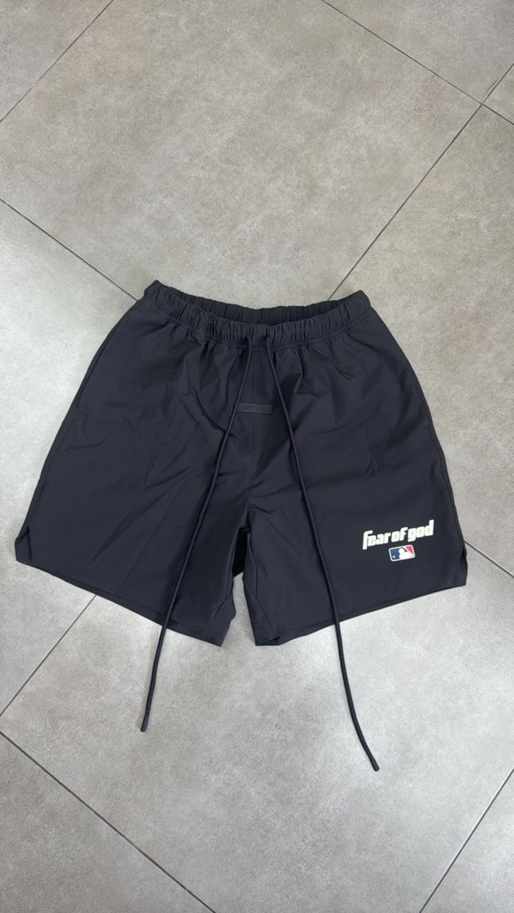 Shorts Fear Of God Essentials Vintage MLB Nylon Vintage Black — PP, Novo