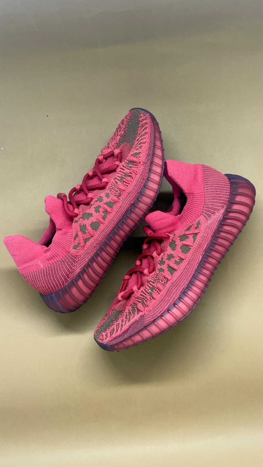Yeezy 350 V2 CMPCT Slate Red