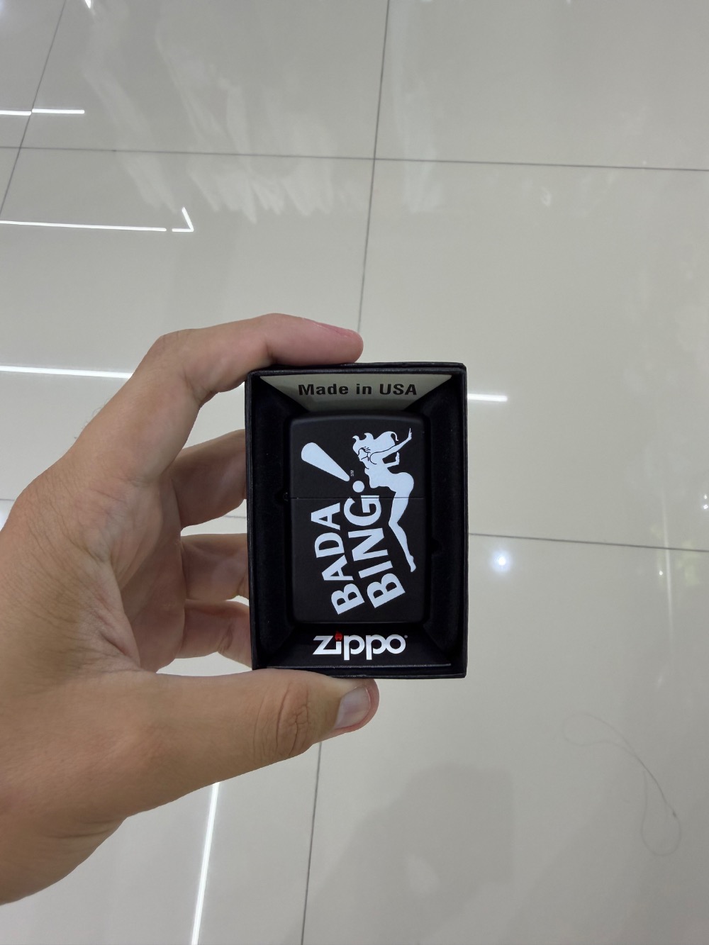 The Sopranos x Kith Isqueiro Zippo Black — Único, Novo