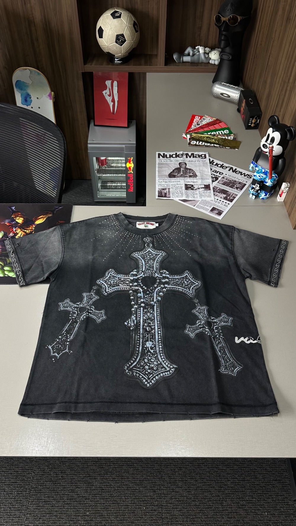 Camiseta Vale Lives Forever Pierced Black — P, Novo