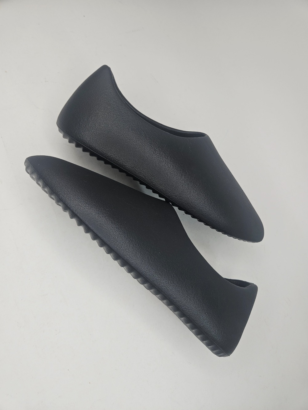 Yeezy SL-01 Black