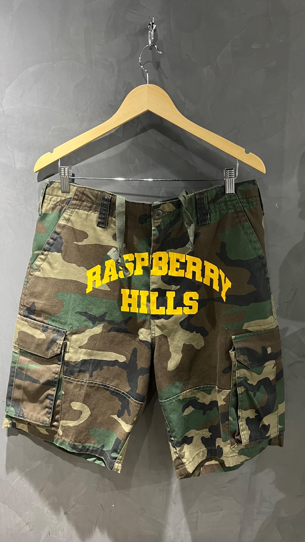 Bermuda Camo Raspberry Hills