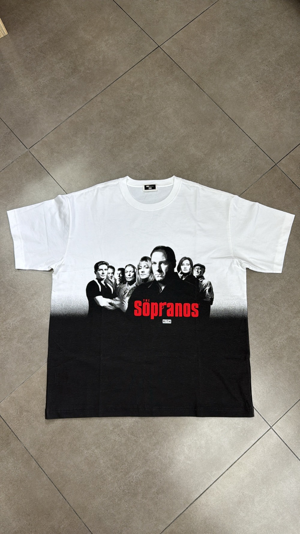 Camiseta Kith For The Sopranos Ombre Poster Vintage White — G, Novo